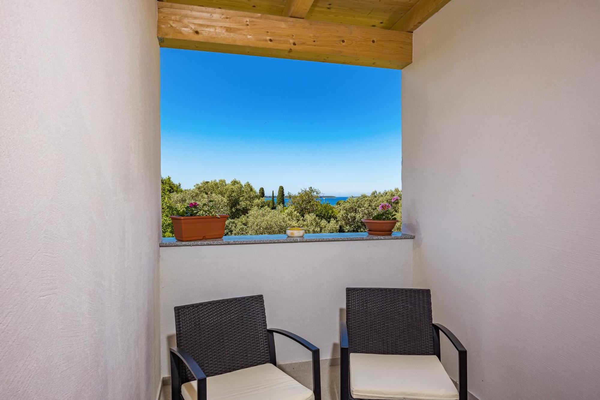 Apartment Nenad - Amazing Sea View ! Only 500 Meters From The Beach ! Fazana Exterior photo